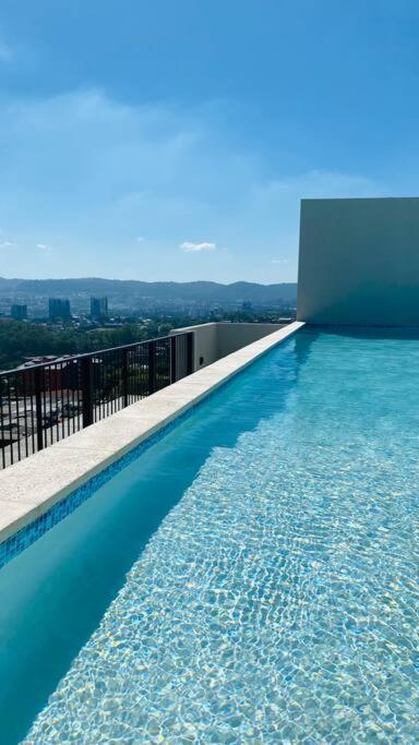 Entire Beautiful Condo With Rooftop Pool And Gym San Salvador Eksteriør billede